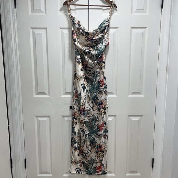 Woman’s Chained Maxi Dress - Large - Picture 3 of 8